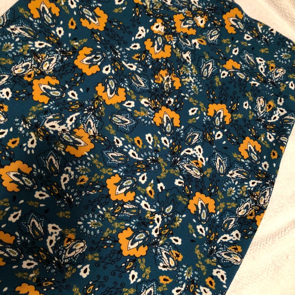 M Cassie LuLaRoe